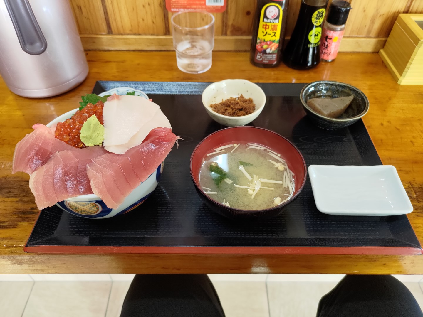 三色丼