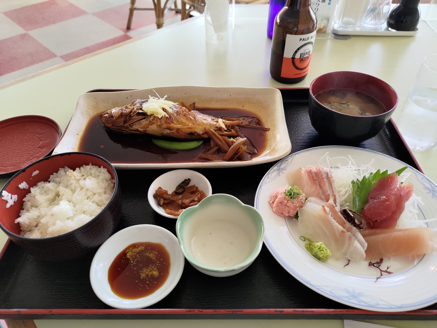 うおっせ定食（二口くらい食べちゃった）